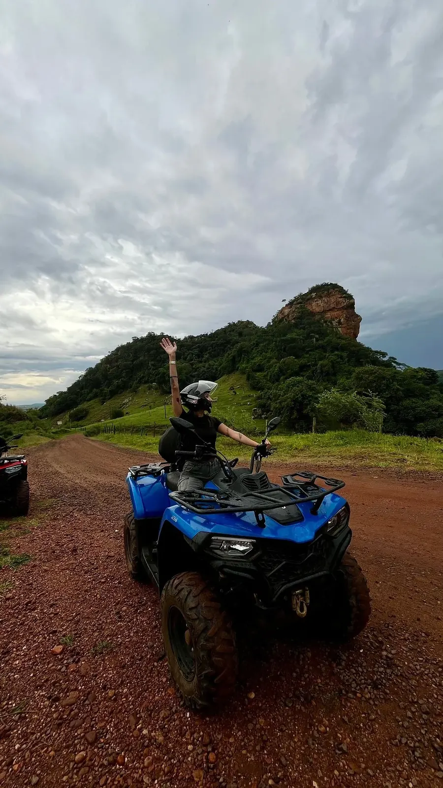 Paisagem de ecoturismo e relevo natural em Analândia